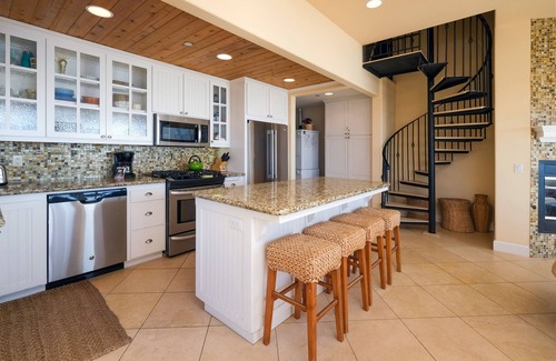 Cayucos House | Coastal Charm Meets Pier-Perfect, Oceanfront Home in Cayucos