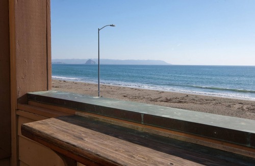 Cayucos House | Coastal Charm Meets Pier-Perfect, Oceanfront Home in Cayucos