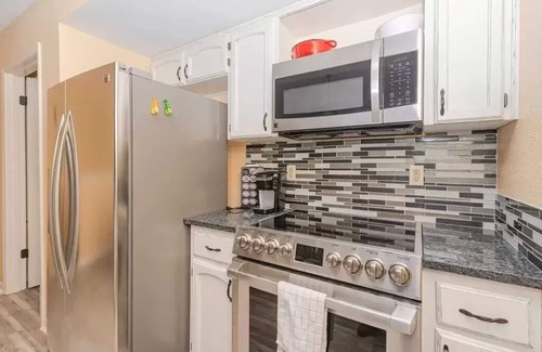 City-by-the Sea Condo | Coastal Condo Getaway