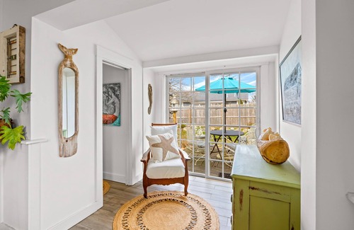 Hyannis House | Coastal Cottage: Beach Access, Bikes & Pet-Friendly!