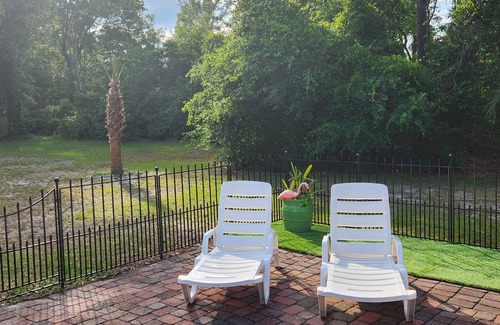 Sunset Beach Cottage | COASTAL COTTAGE, CLOSE TO BEACH, PETS OK, FREE PIER PARKING, WI-FI, BRING LINENS