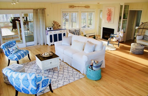 Cape Neddick House | Coastal Cottage w/Roof Deck Ocean Views - York, ME 4 Beds, 3 Baths, Sleeps 9