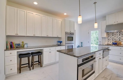 Conway House | Coastal Country Getaway!