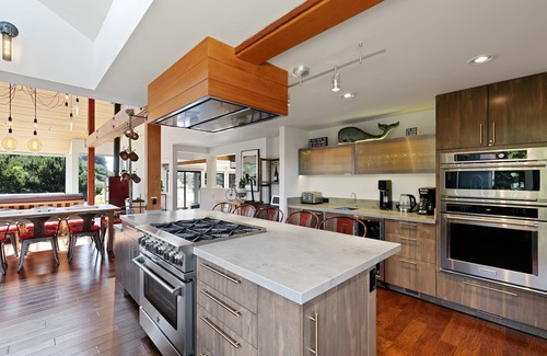 Sea Ranch House | Coastal Elegance & Modern Retreat w/Hot tub and Bluff-trail access