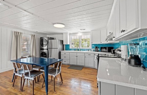 Crescent Beach Apartment | Coastal Escape 3BR Condo w Porch Steps to Sand