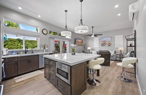 South Oceanside House | Coastal Escape | 2BR/2B | w/King En-suite + BalconyViews | Deck, FireTable + BBQ