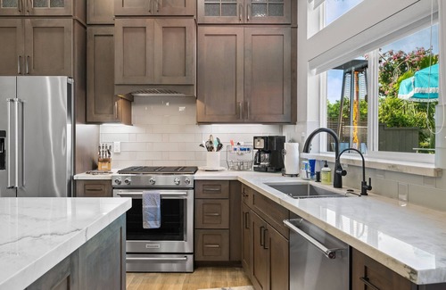 South Oceanside House | Coastal Escape | 2BR/2B | w/King En-suite + BalconyViews | Deck, FireTable + BBQ