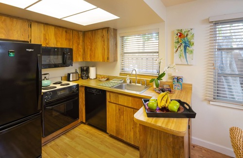 Sarasota Cottage | Coastal Gem!