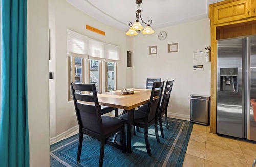 South Mission Beach House | Coastal Getaway-bikes,boards and more!