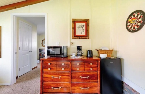Havelock House | Coastal Getaway- Entire place