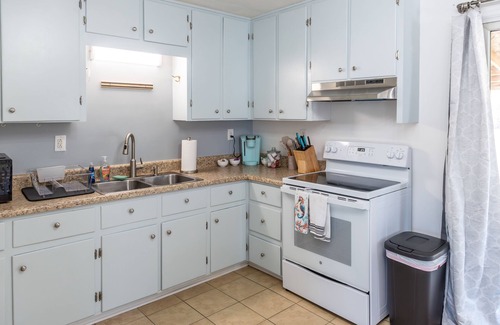 Hubert House | Coastal Hubert 3b Home-Covered Patio, Pet-friendly!