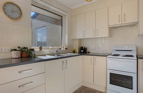Merimbula Cabin | Coastal N Cosy at Calendo Apartments