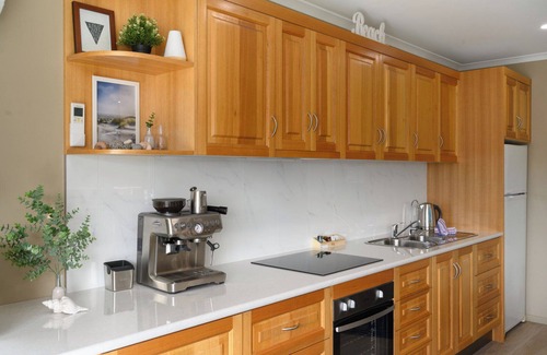 Coles Bay House | Coastal Nest - Freycinet Holiday Houses