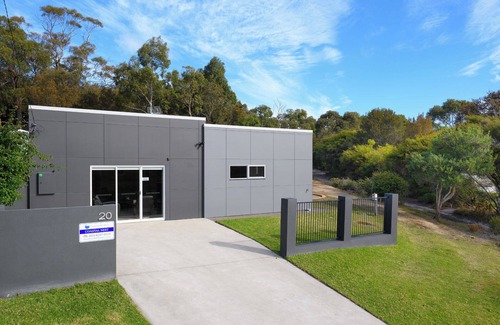 Coles Bay House | Coastal Nest - Freycinet Holiday Houses