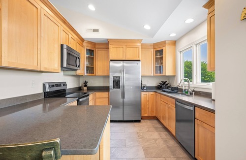 Waterford House | Coastal New England Waterfront Home, Harkness Park, Casinos