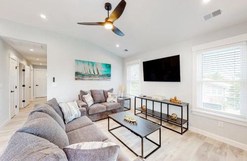 Avon House | Coastal Paradise