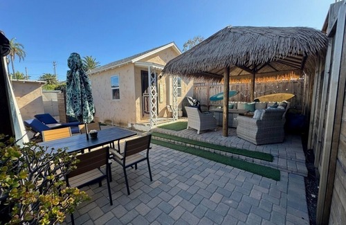 Carlsbad House | Coastal Retreat: Carlsbad Beach & Village only 2 blocks walk