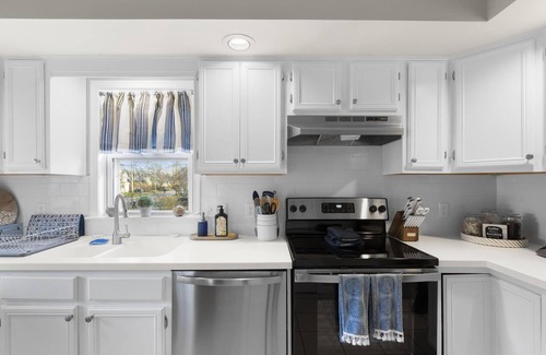 Fairfield House | Coastal Retreat: Charming 3-Bedroom Fairfield Townhouse nr Beaches & Town Center