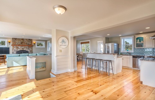 Newbury House | Coastal Retreat in Plum Island – 3 Minutes to the Beach!