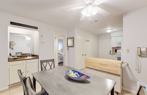 Folly Field Condo | Coastal Retreat with Patio, Shared Pools, Tennis & Playground - Walk to Beach