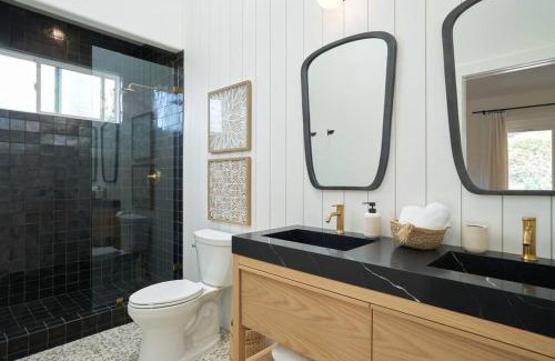 Olde Carlsbad House | Coastal Retreat with E-Bikes!