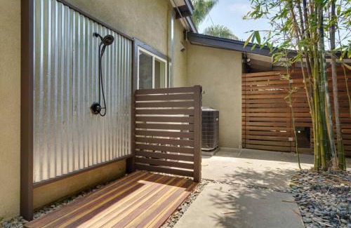 Olde Carlsbad House | Coastal Retreat with E-Bikes!