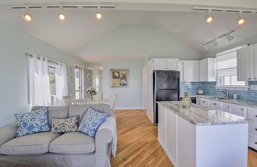 Portsmouth House | Coastal Rhode Island Home w/Kayaks, Deck & Grill!