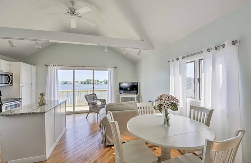 Portsmouth House | Coastal Rhode Island Home w/Kayaks, Deck & Grill!