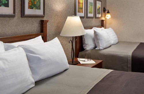 San Simeon Hotel | Coastal Stay Along Highway 101 | Oceanfront Retreat w/Heated Pools