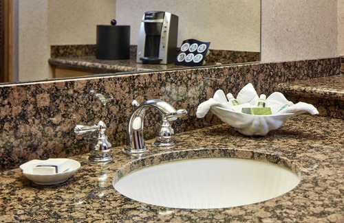 San Simeon Hotel | Coastal Stay Along Highway 101 | Oceanfront Retreat w/Heated Pools