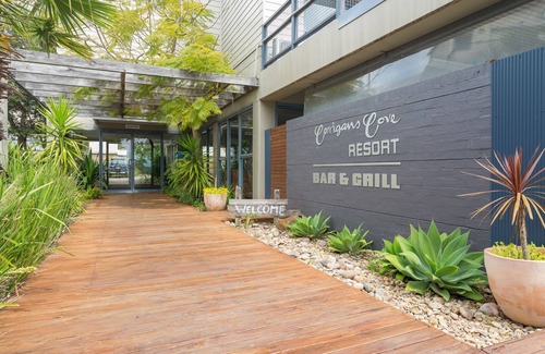 Batehaven Apartment | Coastal Studio with Stunning Beach Views – Perfect for a Relaxing Getaway