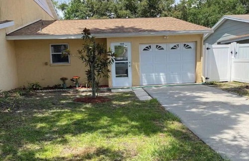Oldsmar House | Coastal themed home near beach and airport