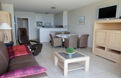 Nieuwpoort-aan-Zee Apartment | Coastal Town Stay with Views