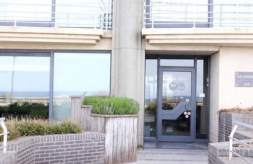 Nieuwpoort-aan-Zee Apartment | Coastal Town Stay with Views
