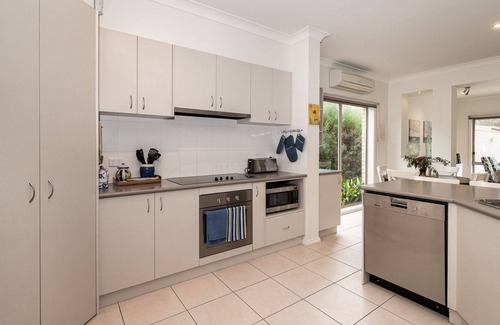 Inverloch House | Coastal Villa on Beachcomber!