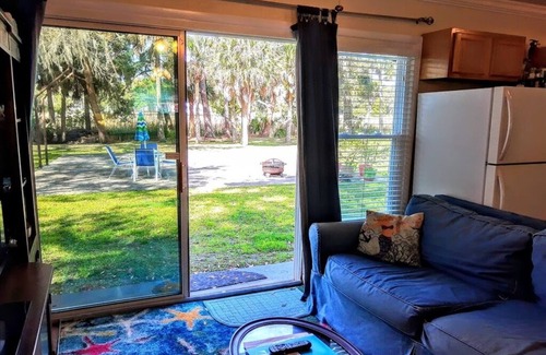 Country Club Estates Apartment | CoastalCreekfrontStudio! Pets ok, near everything you want to do in Coastal Ga!