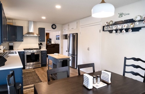 Fort Bragg House | Coastwood is a great coastal 4 bedroom house just minutes from the beach!