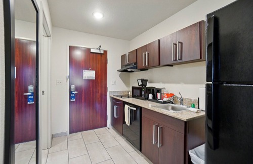 Russells Point Hotel | Cobblestone Hotel & Suites-RussellsPoint