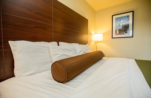 Winterset Hotel | Cobblestone Inn & Suites - Winterset, IA