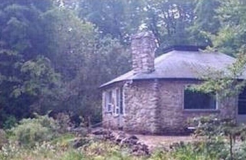 Lion's Head Cottage | Cobblestone: Natures Little HavennBruce Peninsula Permit Number STA-2024-249
