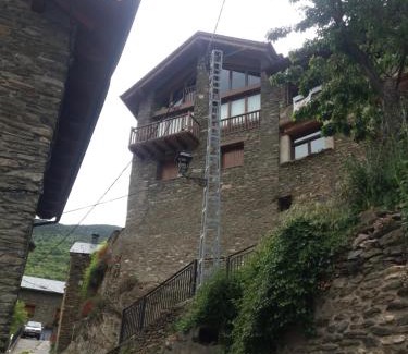 Llavorsi Ski Chalet | Cobert de Martí