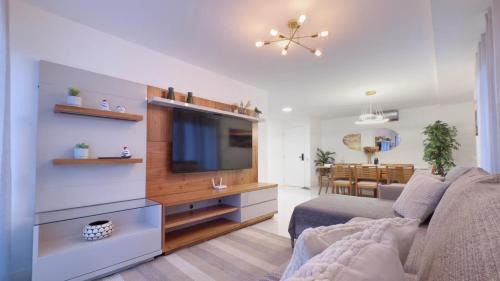 Centro Apartment | Cobertura 3 Suítes com Piscina e Churrasqueira Privativas, VISTA MAR e Pôr do Sol - 50m da Praia, Condomínio com Sauna e Academia