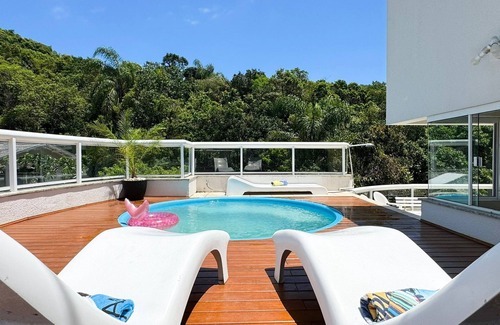 Bombas Apartment | Cobertura com Piscina na praia de Bombas - BOM003