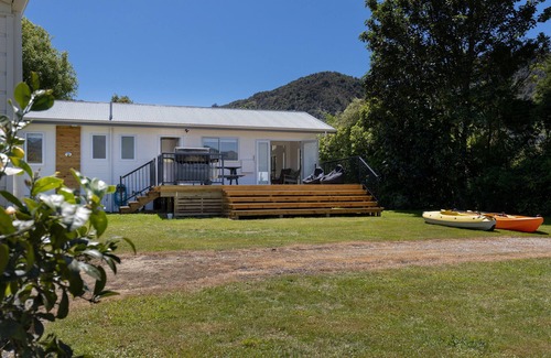 Anakiwa House | Cobham Crib - Anakiwa Holiday Home