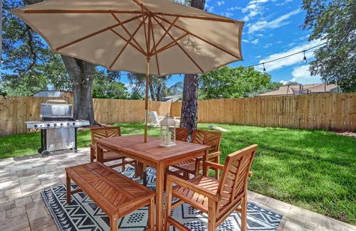 Dolphin's Cove Cottage | Cobia Cottage by the Sea - Brand New Putting Green and Peloton!