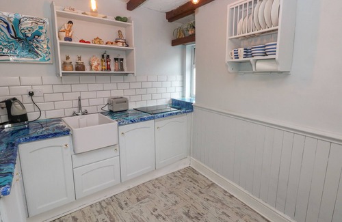 Newton Cottage | COBWEBS CORNER, pet friendly, character holiday cottage in Porthcawl