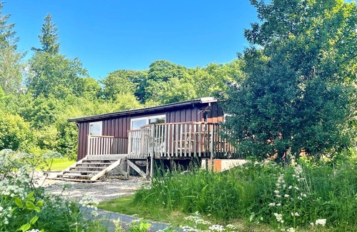 Tighnabruaich Ski Chalet | Cockleshell Lodge located at the waters edge near Otter Ferry-Pet friendly