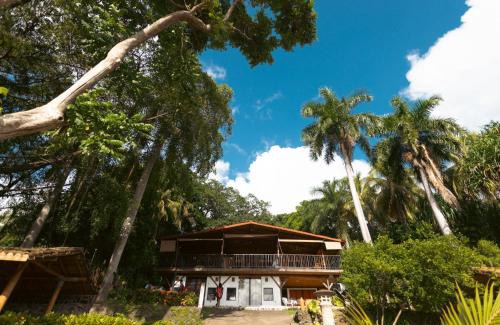 Catarina Hotel | Coco Bay
