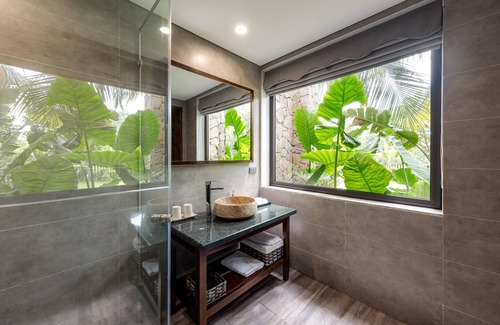 Hoa Lu Hotel | Coco Island Resort Ninh Binh