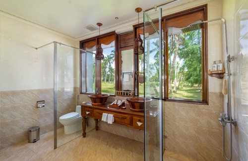 Ong Lang Hotel | Coco Palm Beach Resort & Spa